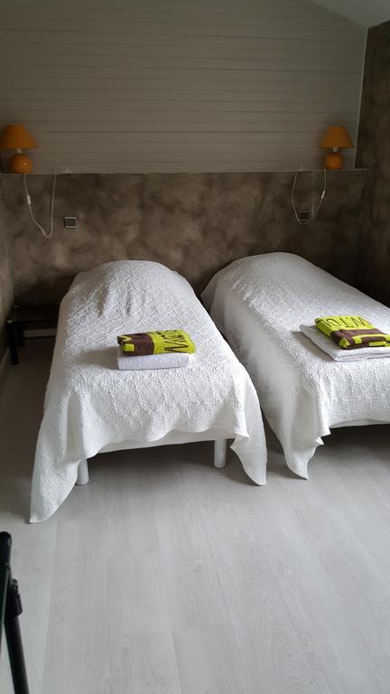 Chambre individuelle avec cuisine commune Tilloloy Extérieur photo